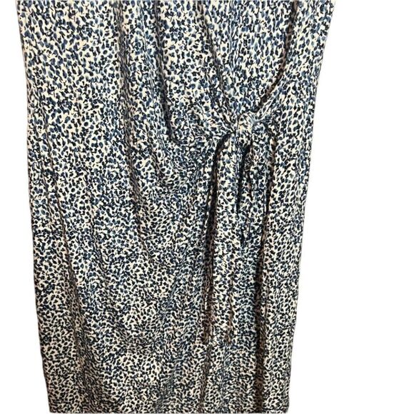 NWT! Loft floral short sleeve dress. Size small. - Picture 3 of 9